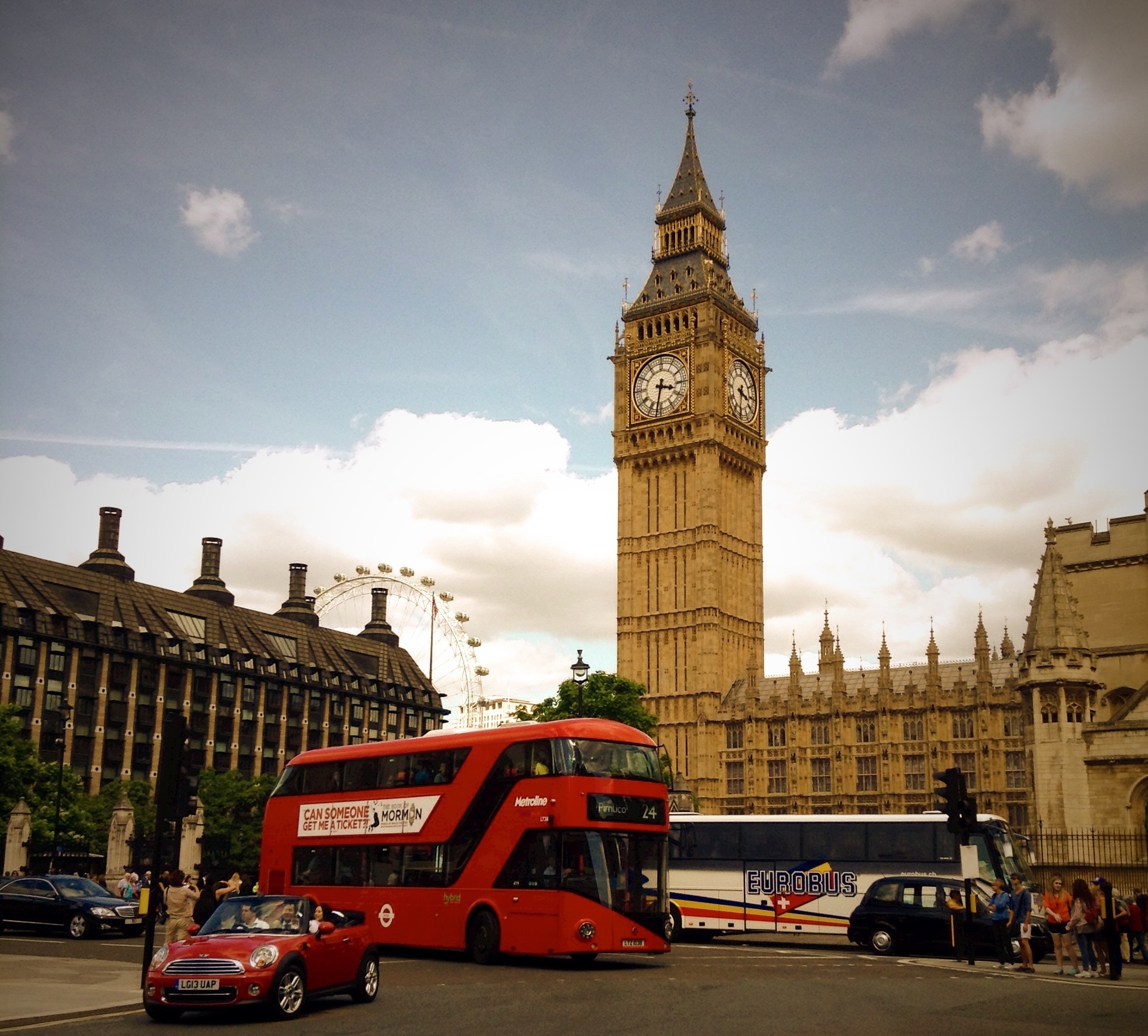 The Ultimate Guide for Expats Moving to the UK: I’m Writing a Book!